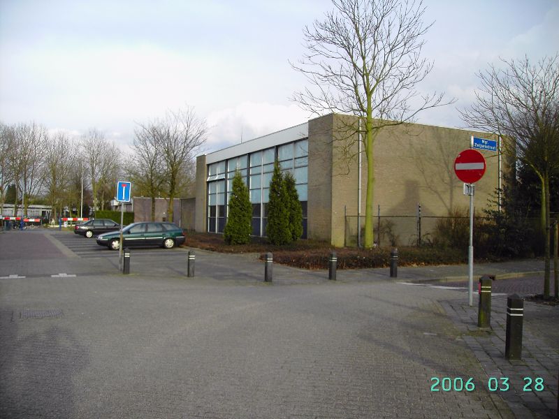 ©Frits81_Mgr Zwijssenstraat - Le Sage ten Broekstraat gymzaal.JPG